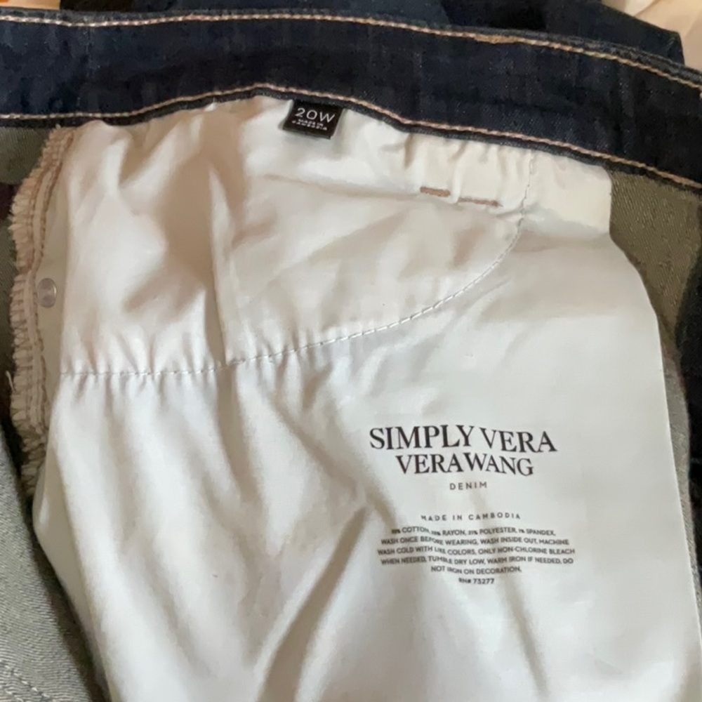 Simply Vera Vera Wang Women’s Dark Blue Mid Rise Denim Capri Size 20W - Picture 10 of 14